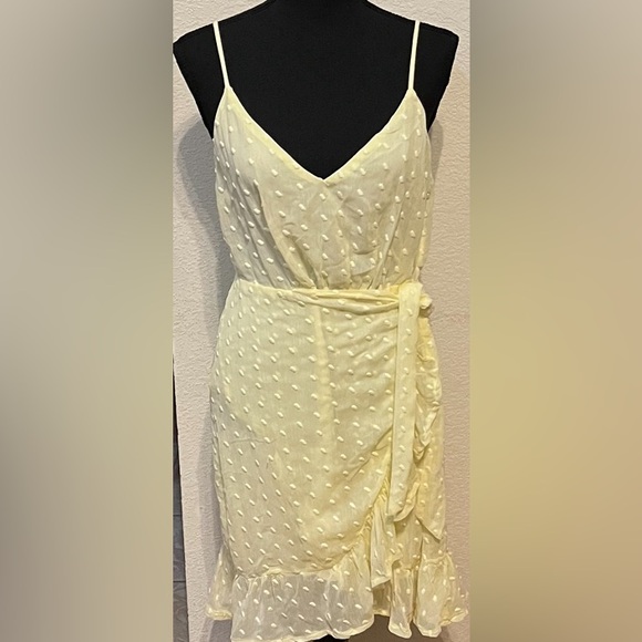 Cute yellow junior dress Size 12 NWT - Picture 2 of 10